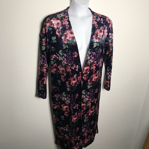 Velvet Cardigan/ Robe - Picture 2 of 7